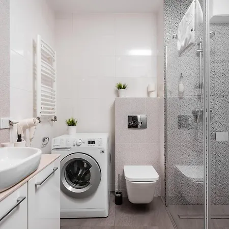 Blossom - Old Town - By Upstairs Apartament Kraków