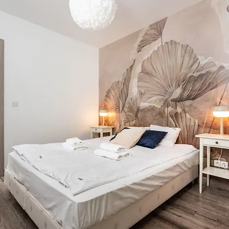 Apartament Blossom - Old Town - By Upstairs Kraków