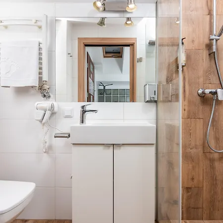 Blossom - Old Town - By Upstairs Apartament Kraków