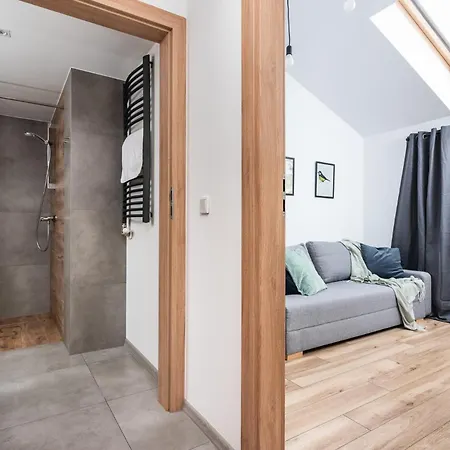 Blossom - Old Town - By Upstairs Apartment *