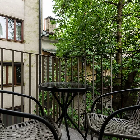 Blossom - Old Town - By Upstairs *