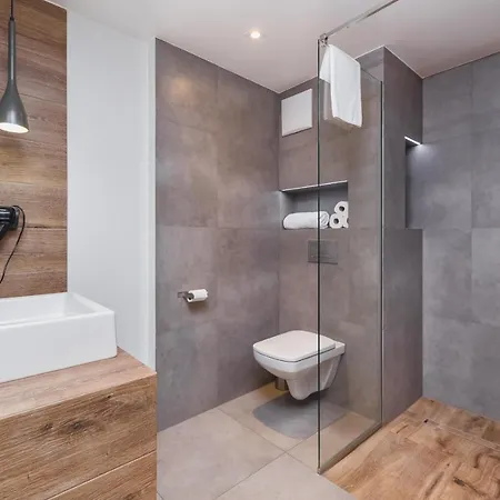 Blossom - Old Town - By Upstairs Apartamento