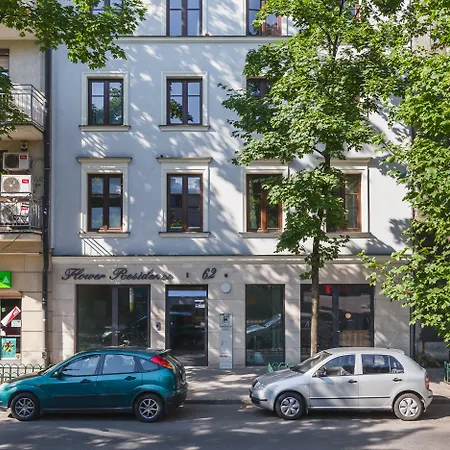 Blossom - Old Town - By Upstairs Apartamento *