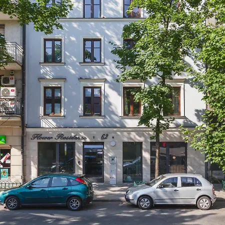 Blossom - Old Town - By Upstairs Apartman *