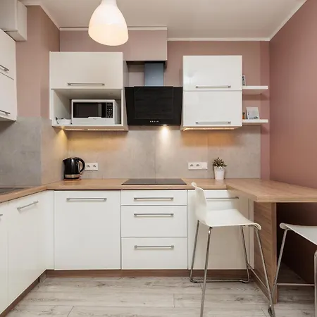 Blossom - Old Town - By Upstairs Apartman