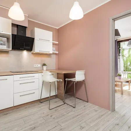 Blossom - Old Town - By Upstairs Apartman *